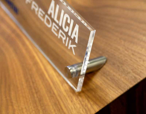 Best Desk Signs and Counter Name Plates